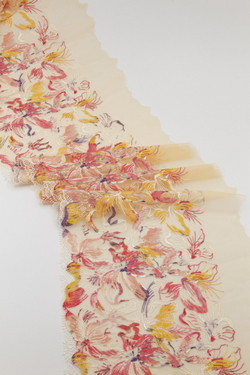 Вышивка на сетке персиковая с мультиколором неэластичная ширина 26 см (правая и левая сторона)