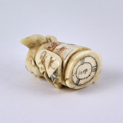 Нэцкэ Молодой монах с тыквой-горлянкой через плечо