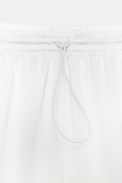 ZARA АТЛАСНЫЕ ШОРТЫ СО СТОПЕРОМ, БЕЛЫЙ