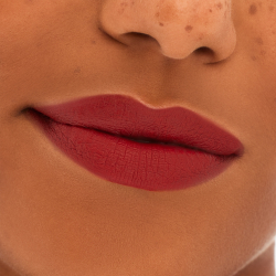 MAC Cosmetics Locked Kiss 24h Lipstick - Стойкая помада с матовым эффектом, 1,8 g