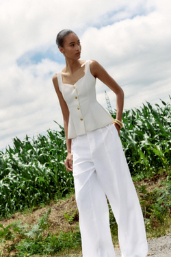 ZARA ЭЛАСТИЧНЫЙ ТОП-ЖИЛЕТ С БАСКОЙ, ЖЕЛТОВАТО-БЕЛЫЙ