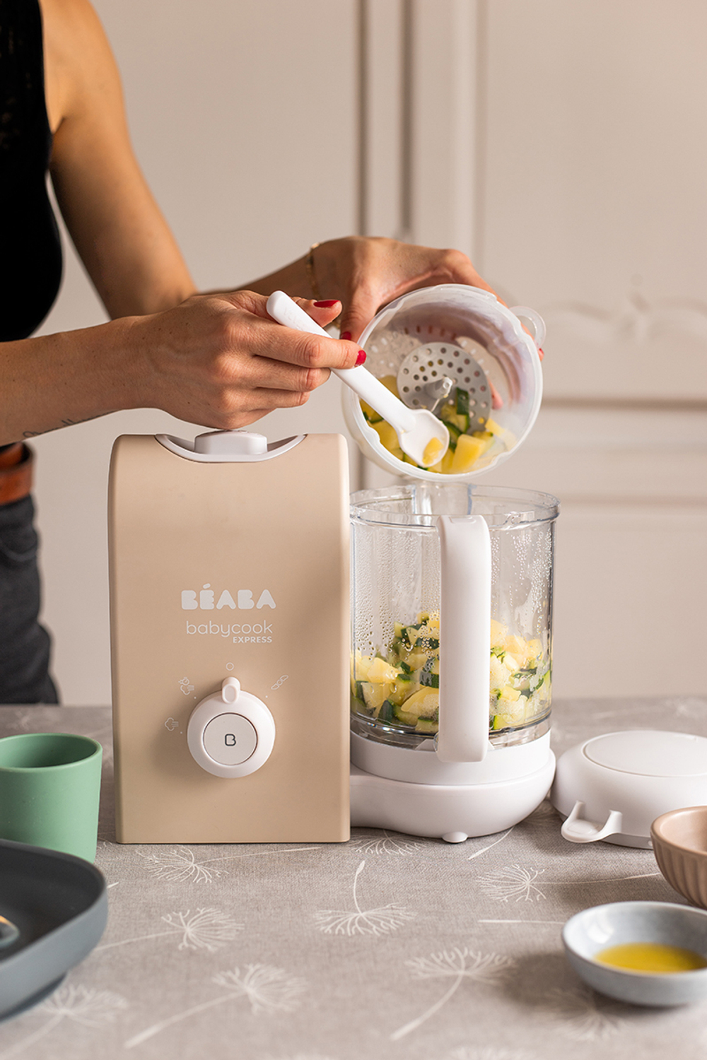 Блендер-пароварка для детского питания 5 в 1 BEABA Babycook Express бежевый