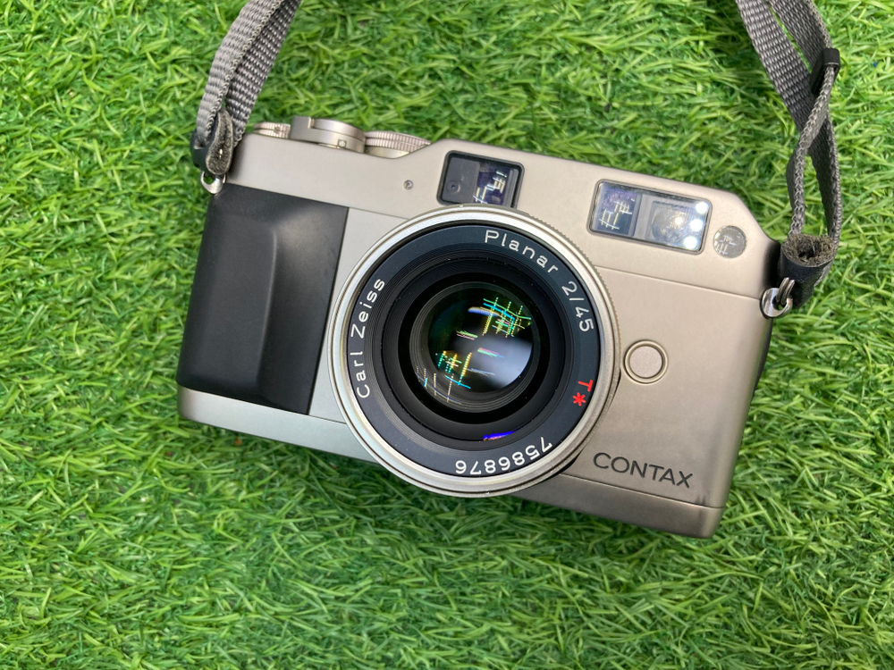 Contax G1 + Carl Zeiss T* Planar 2/45mm
