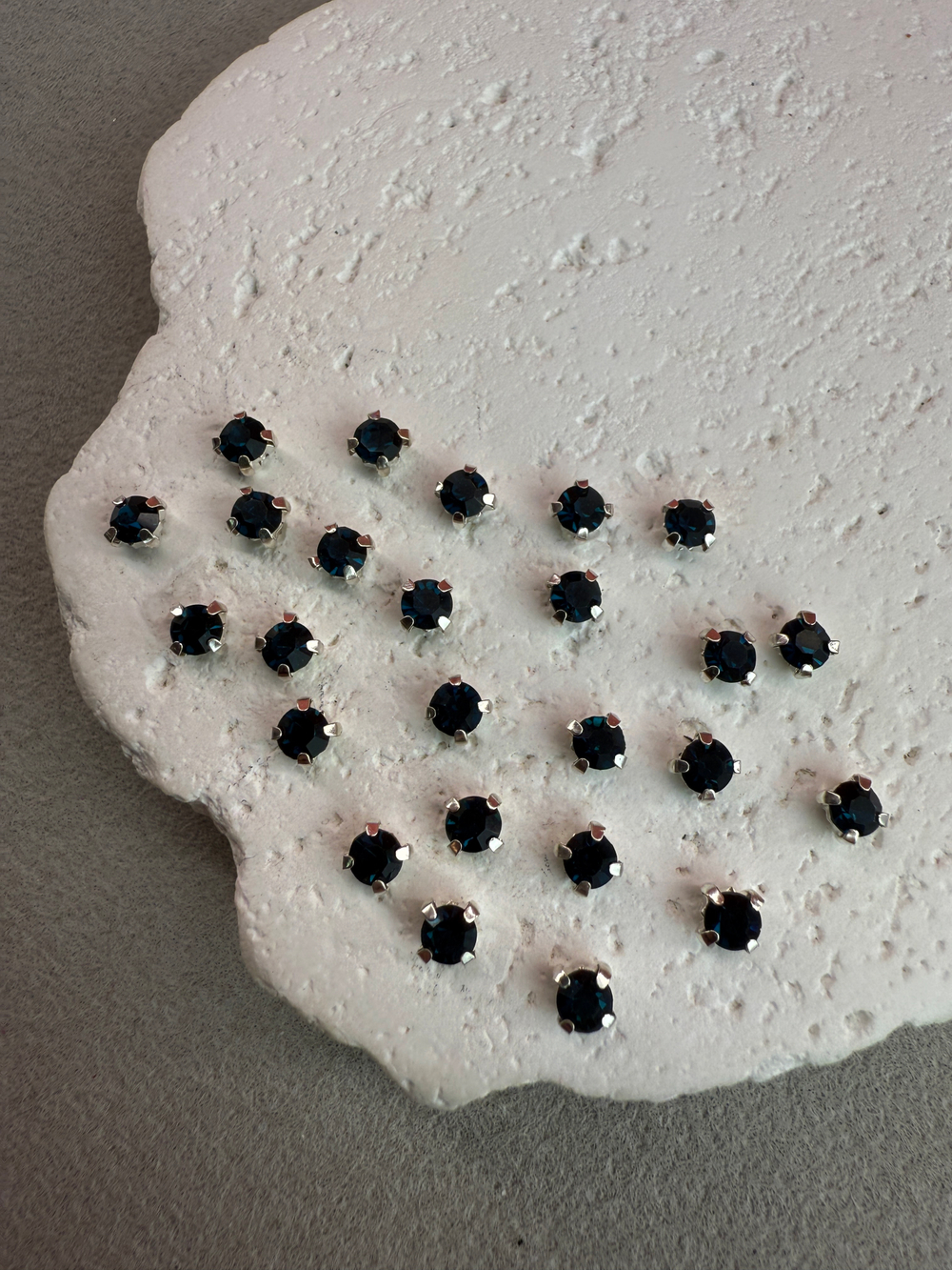 Шатоны 4 мм, Темно-синий в серебре, 25 шт