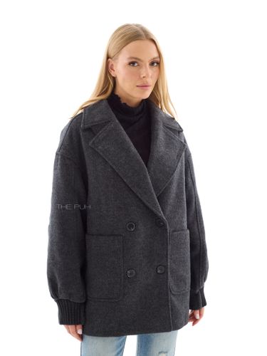 Графитовое двубортное пальто с манишкой