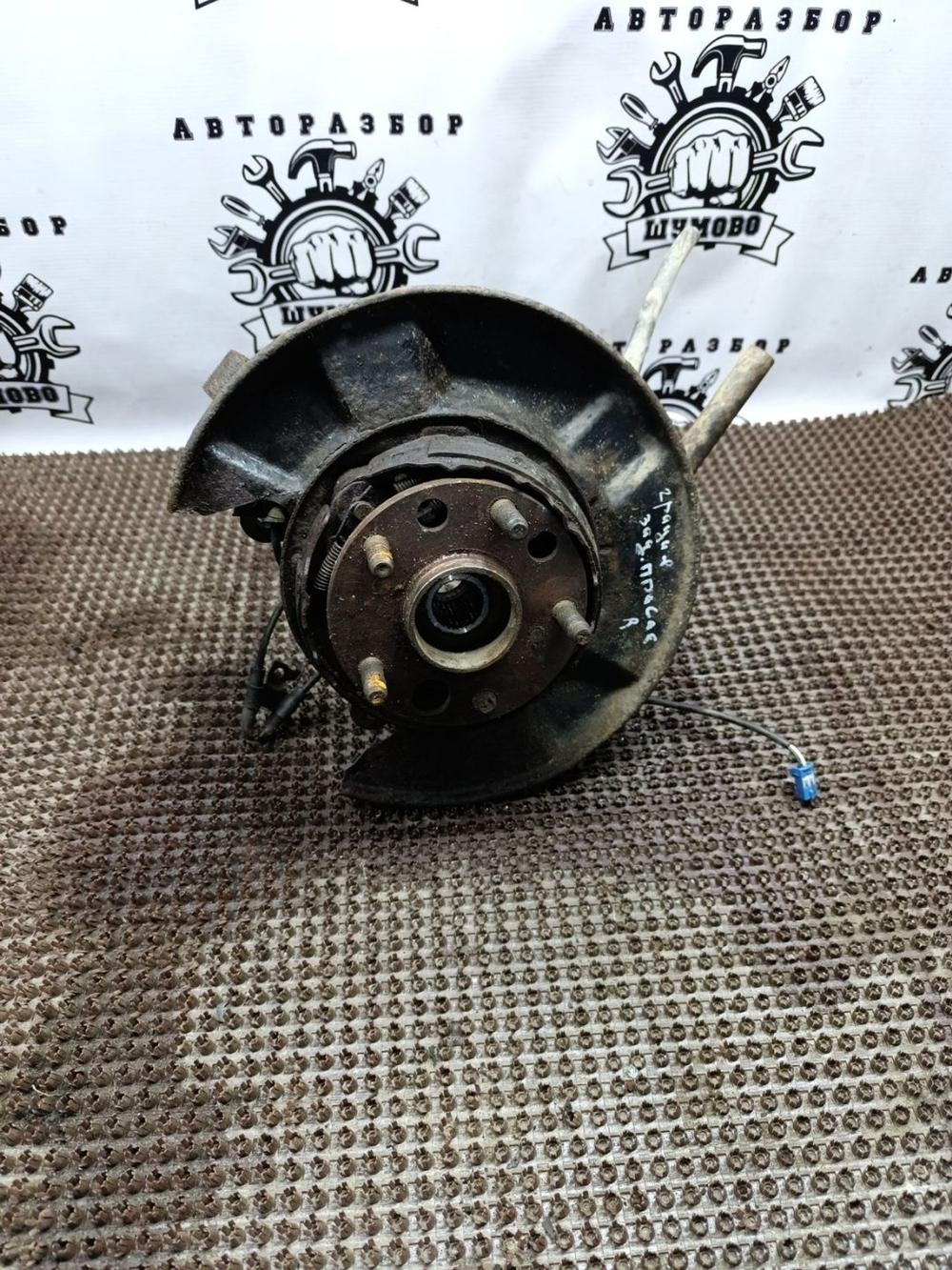 Поворотный кулак правый Toyota Camry, V40 (1994... с пробегом