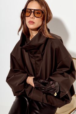 Ветровка О-силуэта с высоким воротом шоколадного цвета
