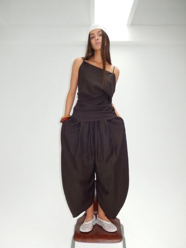 Шоколадный костюм свободного кроя