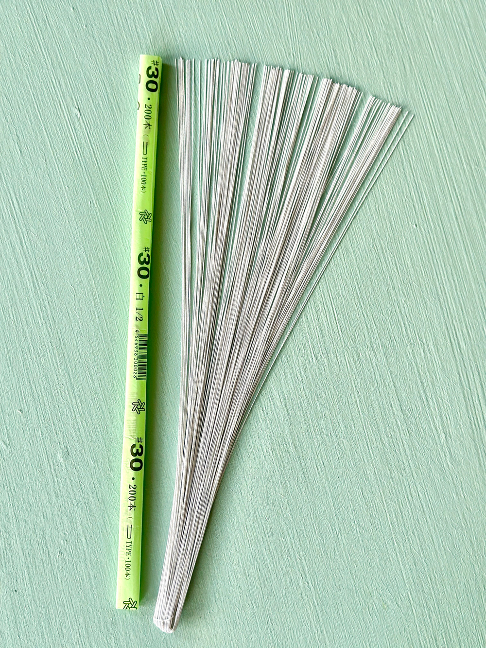 Проволока длинная японская формат U в зеленой упаковке № 30 Белая, 0,25мм * 72 см длина согнута пополам, 100 штук.