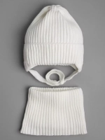 Шапка осенняя для девочки со снудом, белая