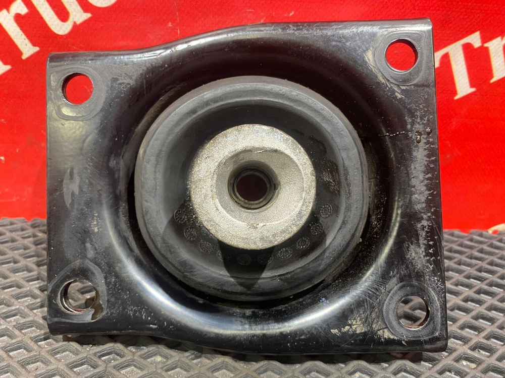 Подушка двигателя передняя 2016 г.