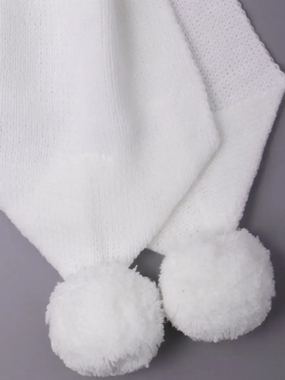 Шарф зимний вязаный с бубонами для детей