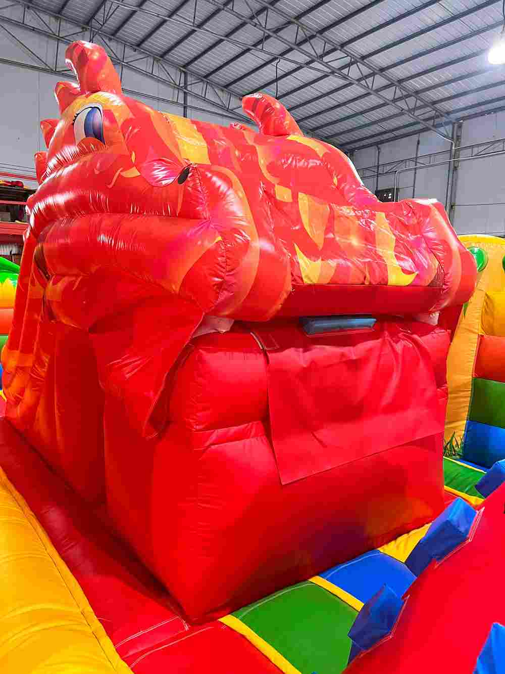 Коммерческий надувной батут «Змей Горыныч» 8,5*7*6 м