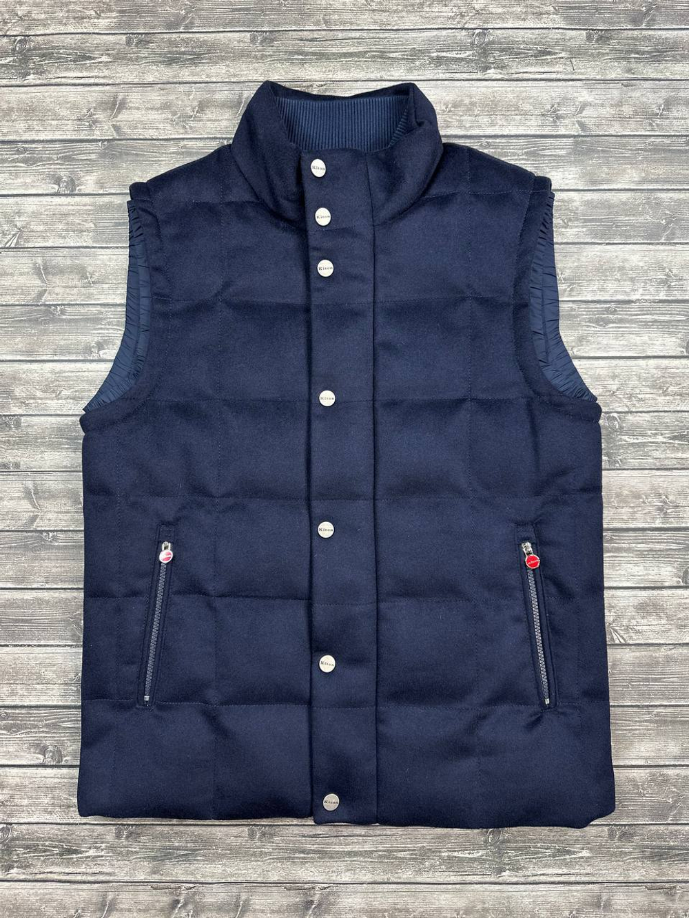 Безрукавка Kiton из натурального кашемира