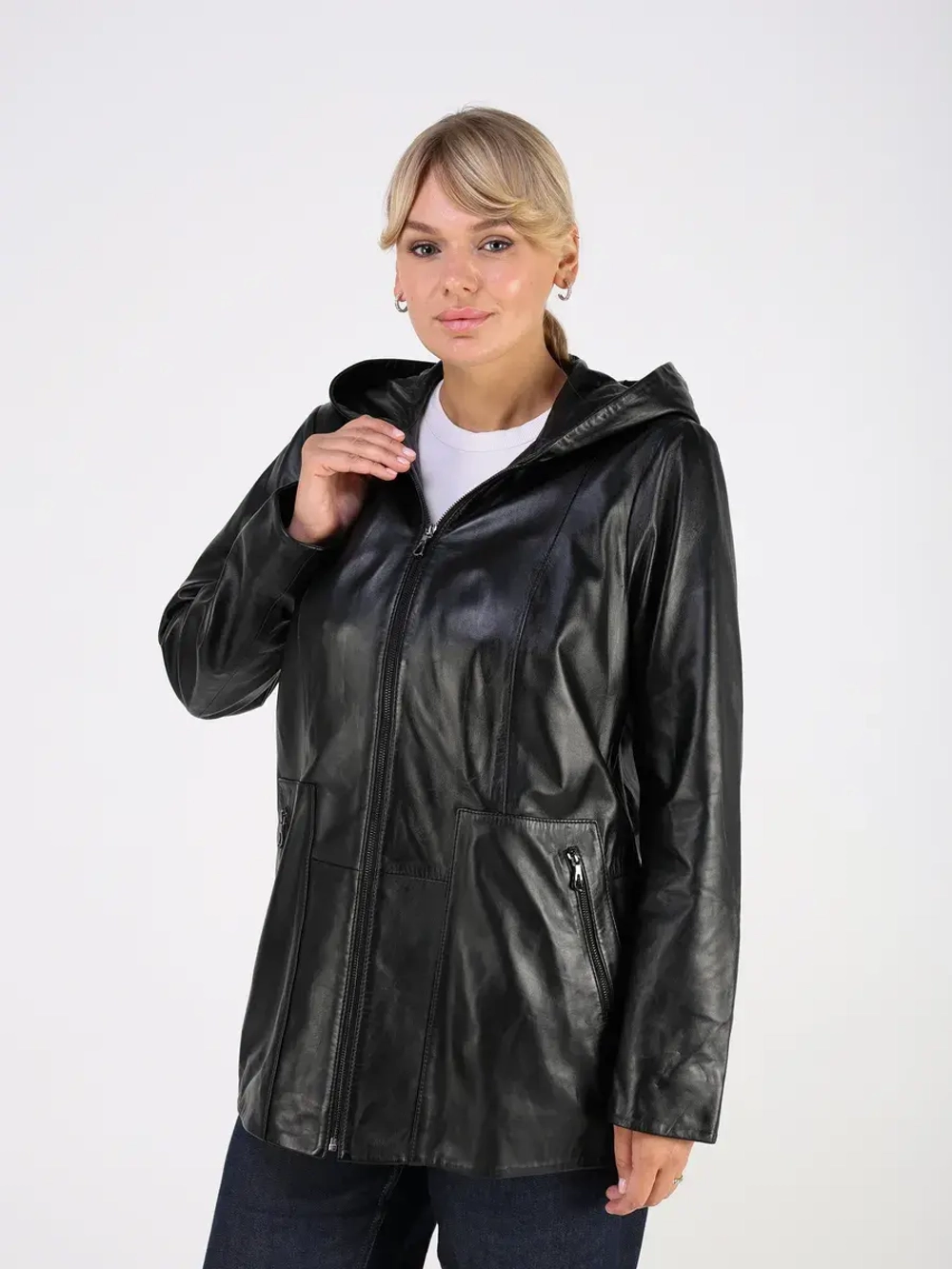 Кожаная куртка демисезонная с капюшоном