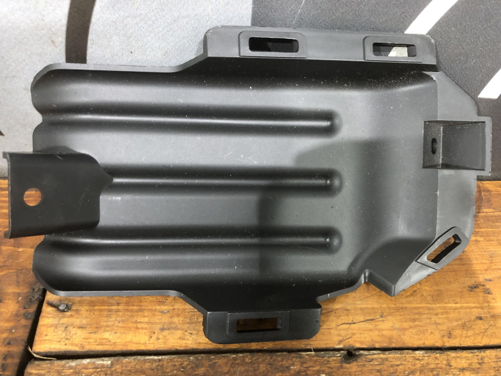 Направляющая бампера Chevrolet Captiva (C100) 06-10 Новое Оригинал 96800804