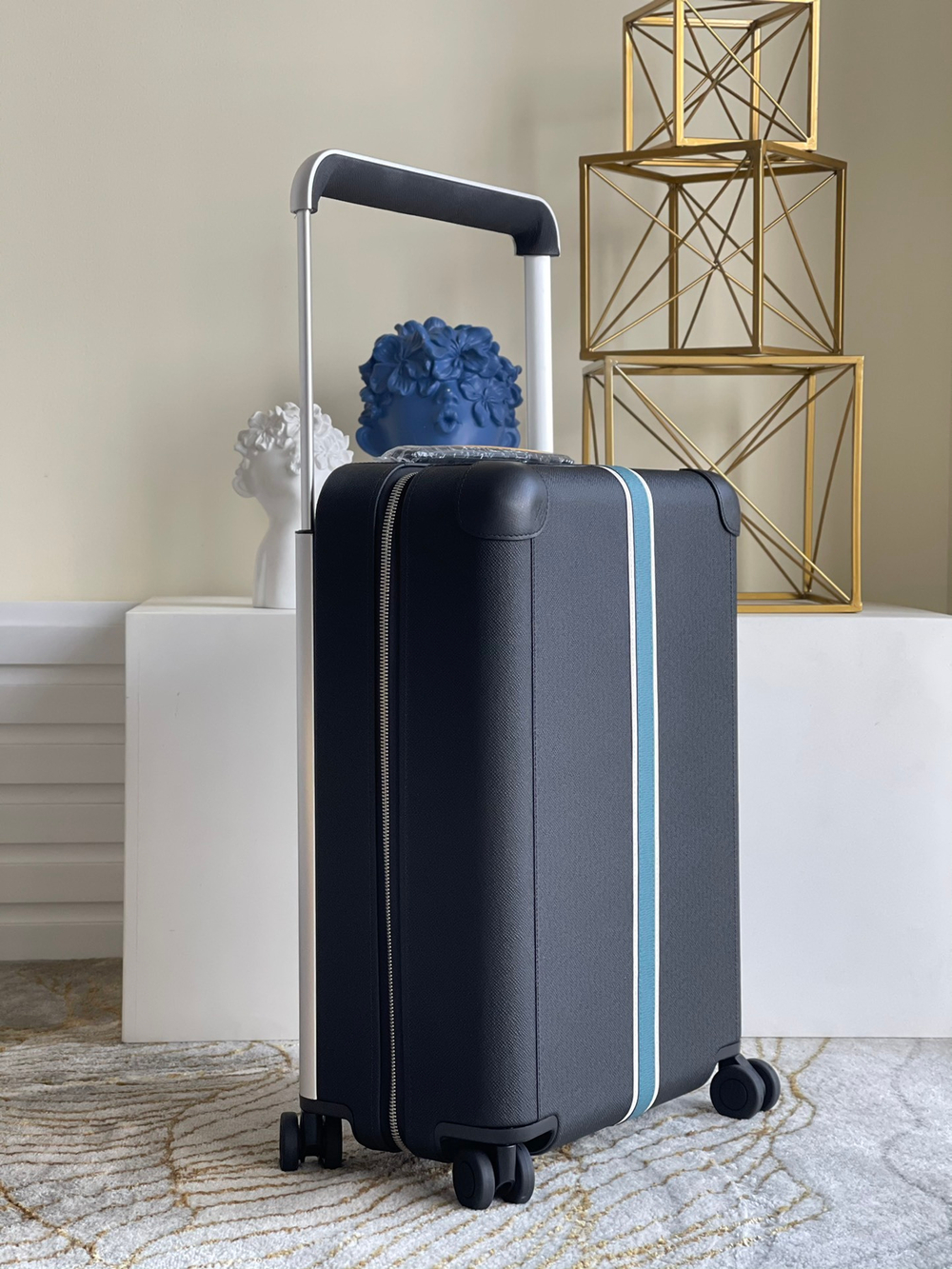 Louis Vuitton Horizon 50 Suitcase