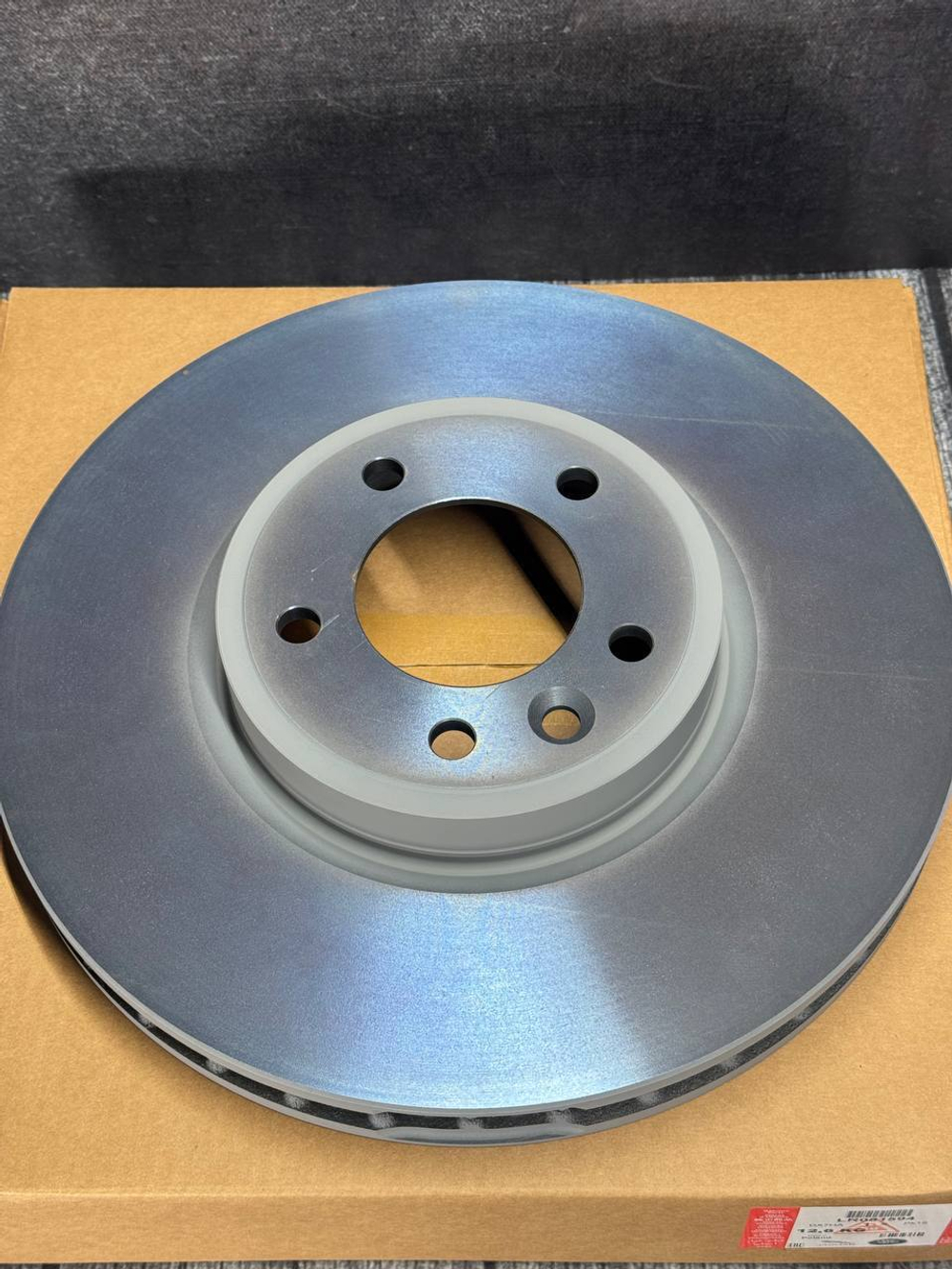 Тормозной диск передний Land Rover LR081594
