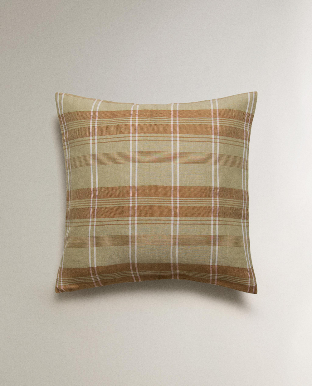 Zara Home наволочка декоративная из льна, зелёный, в клетку, 45x45 см