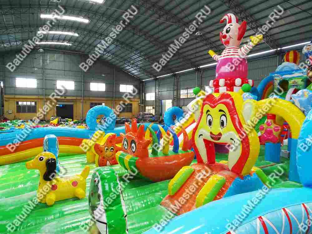 Коммерческий надувной батут "Максипарк развлечений" 18*9*8 м