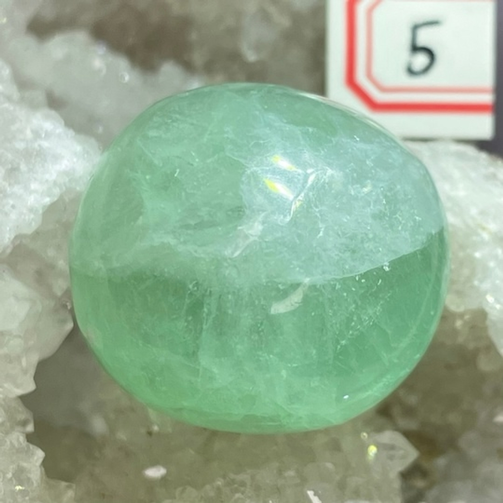 30866 Флюорит зеленый галтовка 25-27мм