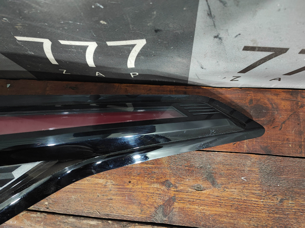 Фонарь задний правый Zeekr 001 21-нв Б/У Оригинал 8891906355