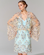 Платье длины мини с вышивкой ручной работы