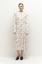 Платье полуприталенное в цветы