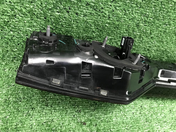 Фонарь крышки багажника Geely Monjaro (2021-н.в.)