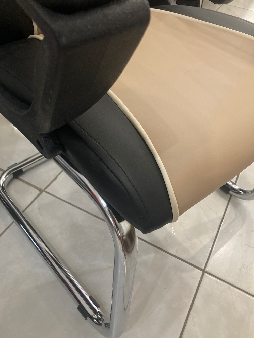 Кресло Премьер-5 L (П) беж/черный Полозья