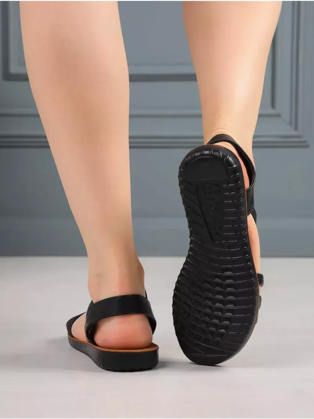 Сандалии летние