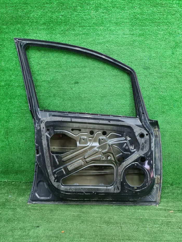 Дверь передняя левая Opel Zafira B (2005-2014)