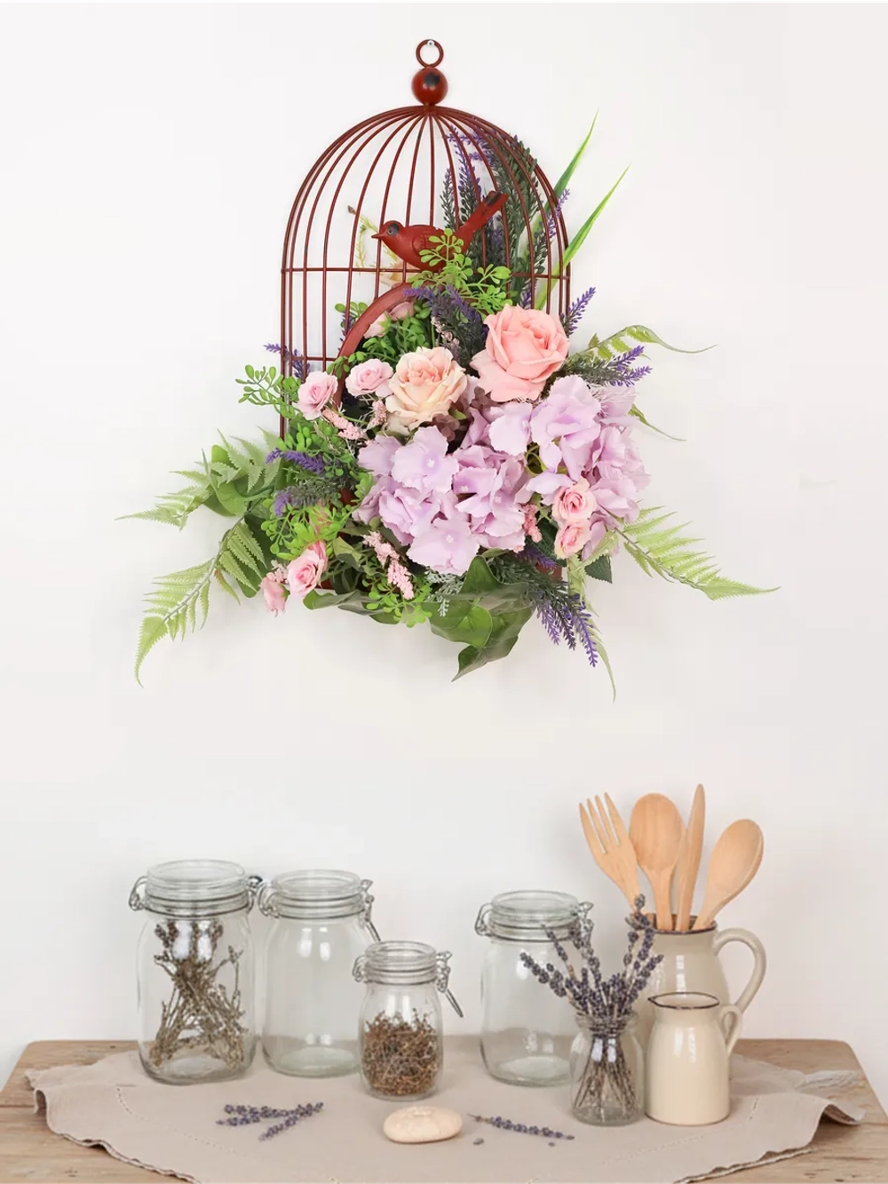 Композиция настенная с цветами в металлической клетке