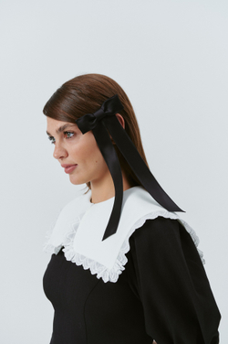 Бант с длинными лентами из атласа