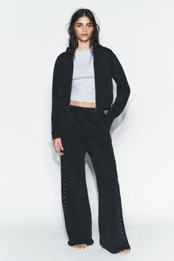 ZARA ТОЛСТОВКА ИЗ ФЛИСА С ЭФФЕКТОМ ПОТЕРТОСТИ И ЗАКЛЕПКАМИ, УГОЛЬНЫЙ