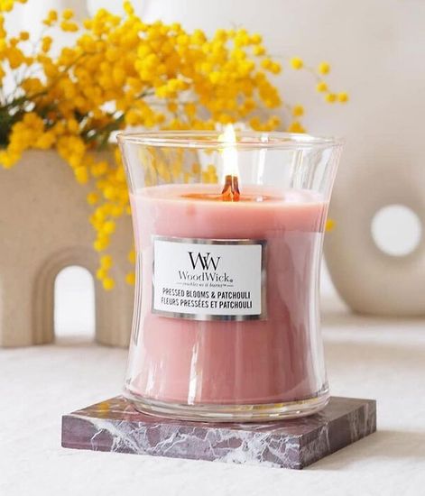 Цветы пачули, ароматическая свеча, WoodWick