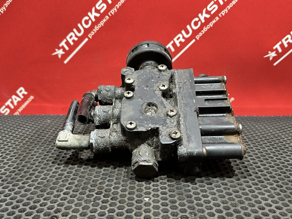 Кран уровня пола главный