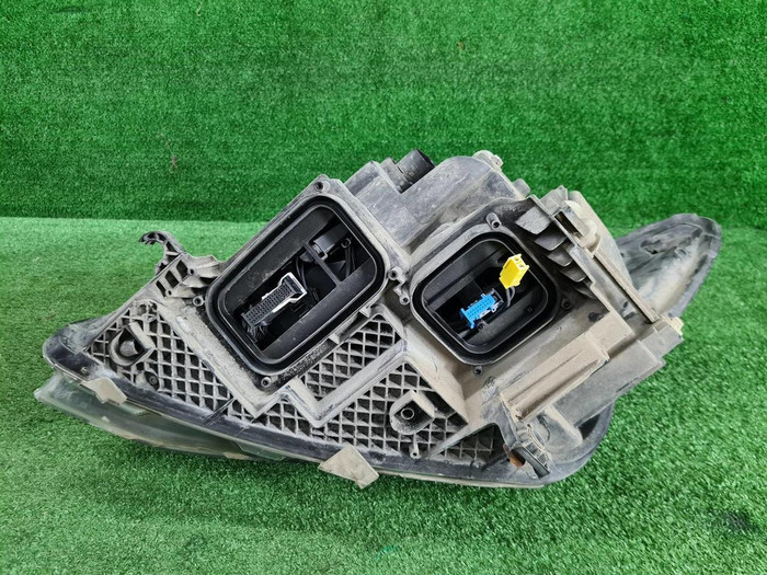 Фара правая Mercedes V W447 (2014-н.в.) LED