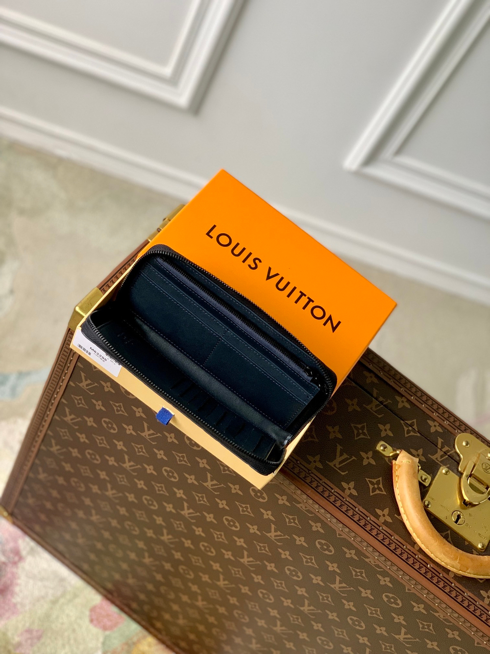Louis Vuitton Zippy Vertical Wallet
