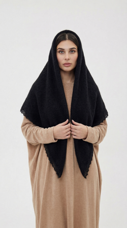 Оренбургский пуховый платок П2-130-07 черный