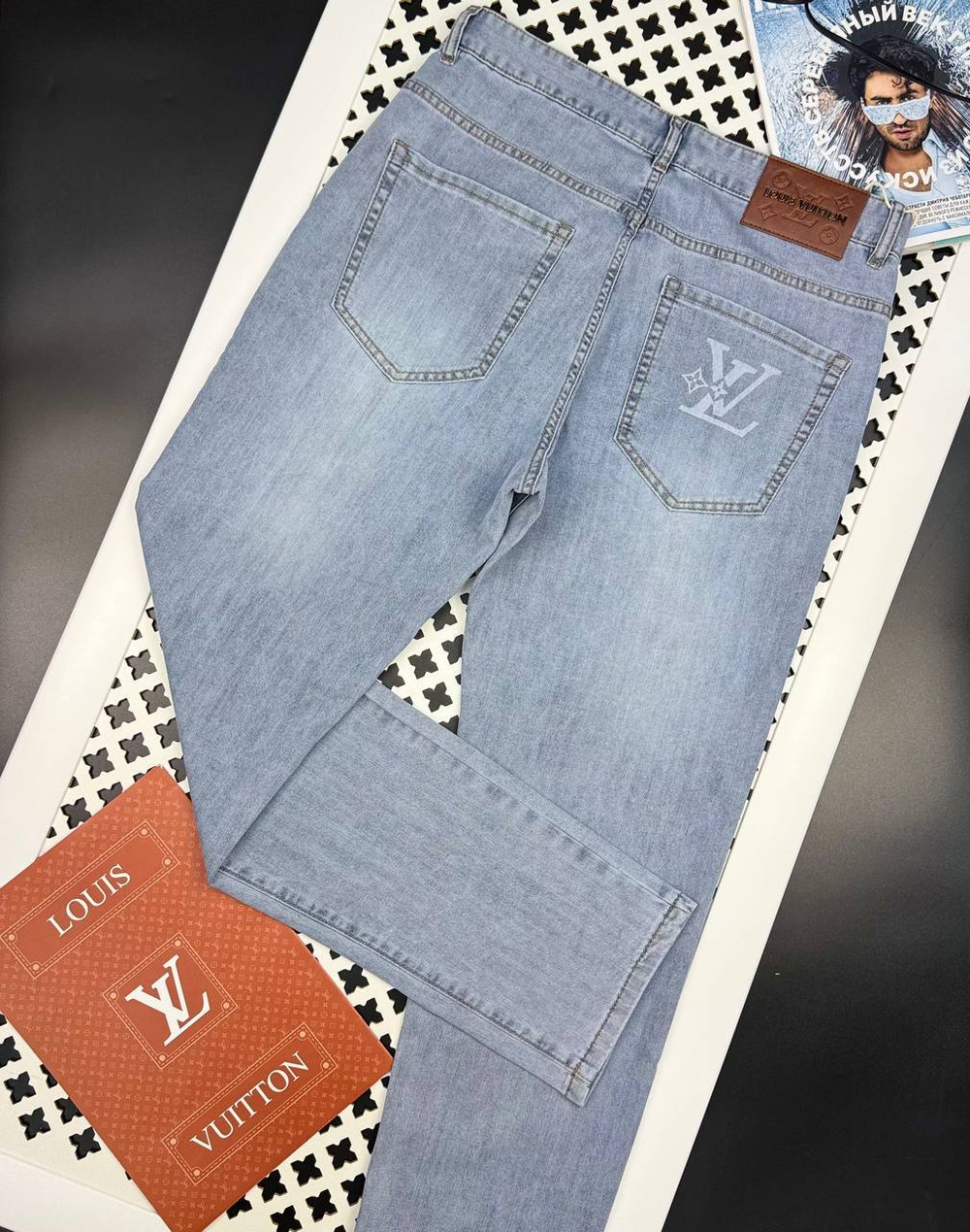 Джинсы Louis Vuitton