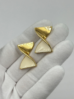 Серьги Бантики с кремовой эмалью Avon