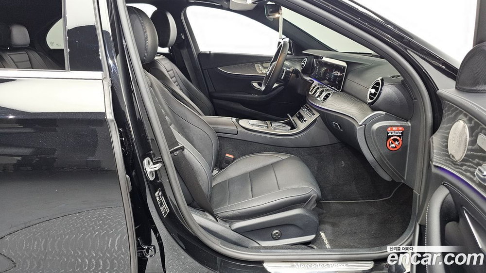 Mercedes-Benz E-Class W213 E350 4MATIC AMG Line (05.2022)