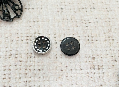 Пуговицы, d 1,1 см, 4 прокола