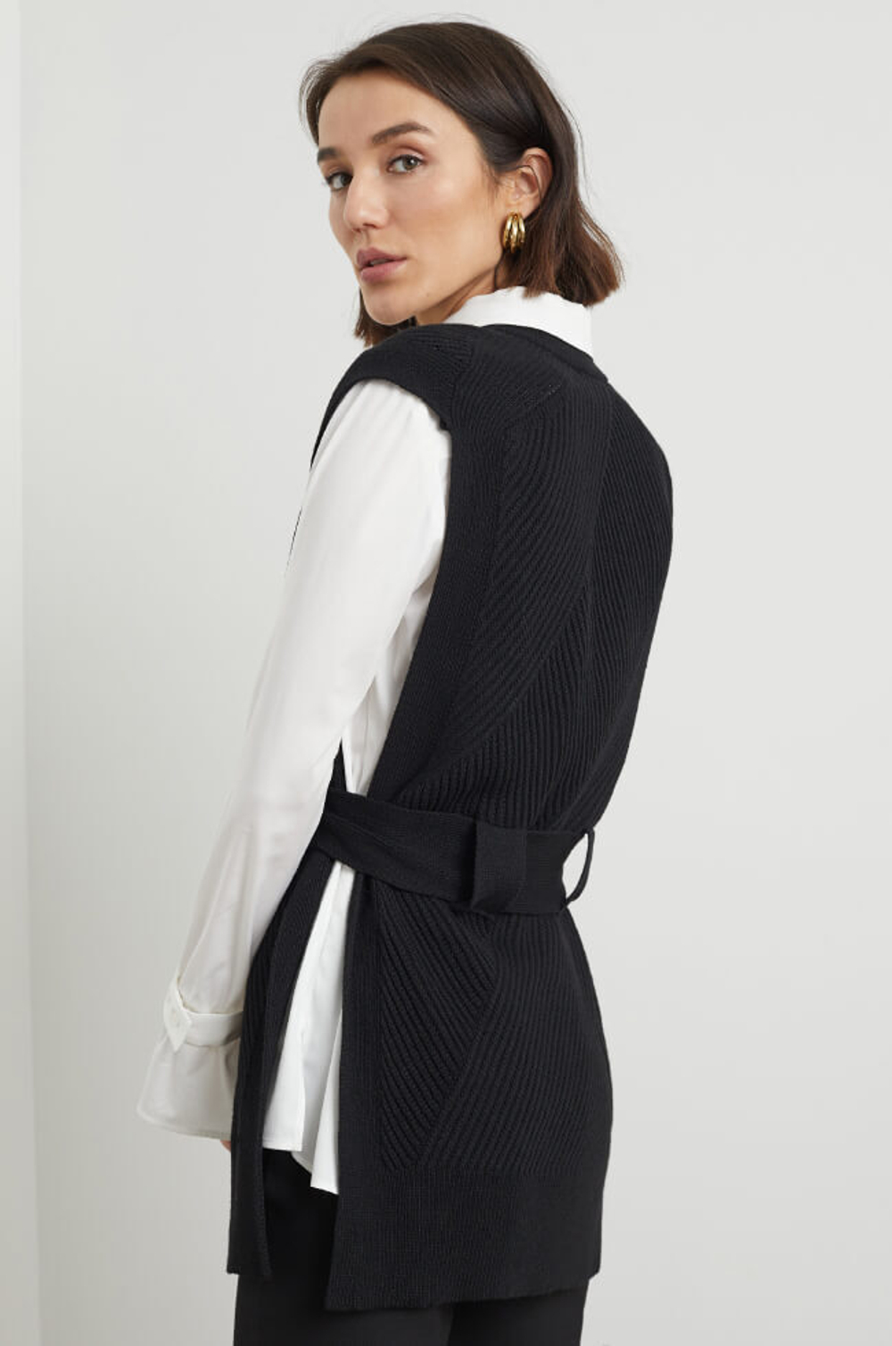 1732 Жилет женский (черный)