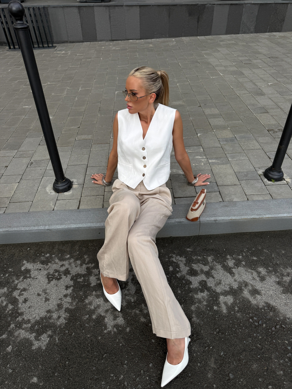 Брюки палаццо изо льна со стрелками