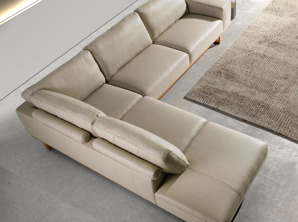 Угловой диван с левым шезлонгом 6204/5603-L-T541011 из песочной кожи