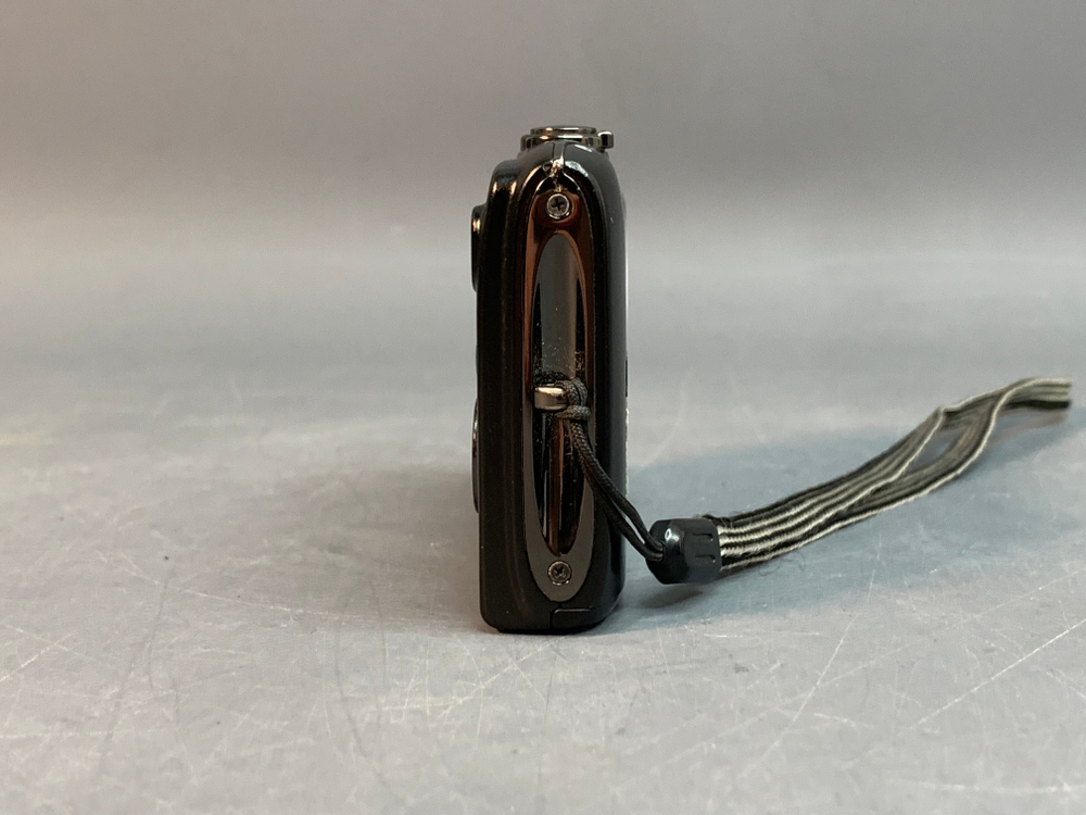 Nikon Coolpix S3100, под ремонт или на запчасти