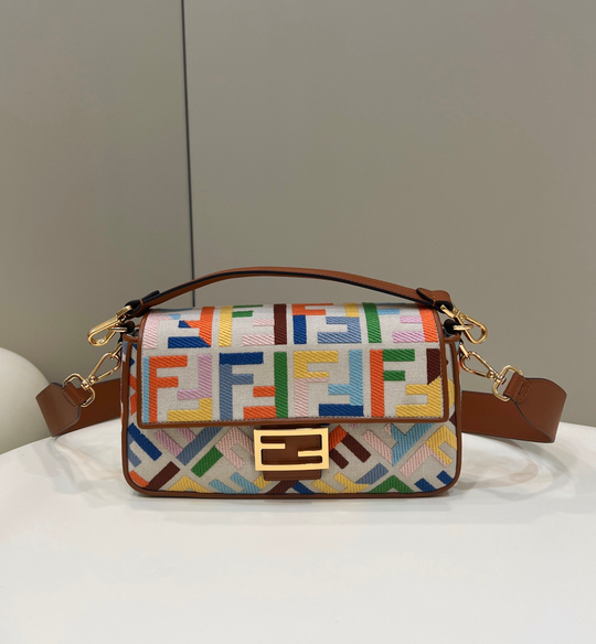 Fendi Baguette 27 cm