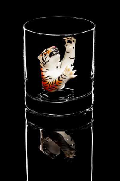 Бокал для виски. / Тигр.